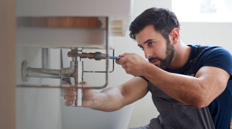 Expert burst pipe repair services in Covington, OK